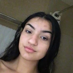 Meet your Posher, Riana